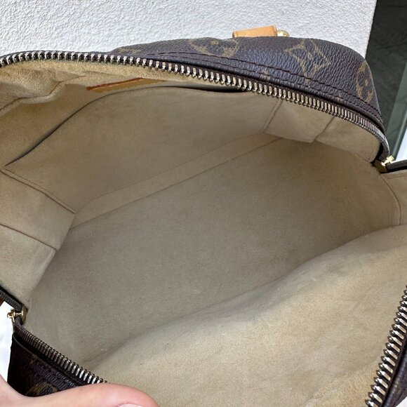 Louis Vuitton Manhattan PM Monogram Canvas Tote – Original Dustie Included - Picture 16 of 16